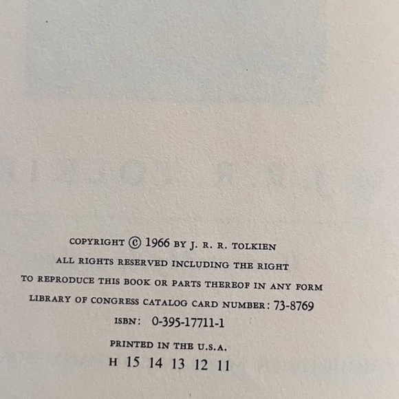 J.R.R. Tolkien's "THE HOBBIT" Book 1966 Collector Hardcover Edition w/ Slipcase - Picture 4 of 4